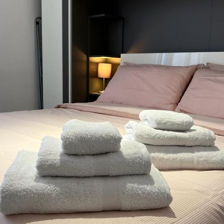 Rafael Milano - 10 Min From Linate Airport, Centrale Fs, Ospedale San Raffaele Apartment Exterior photo