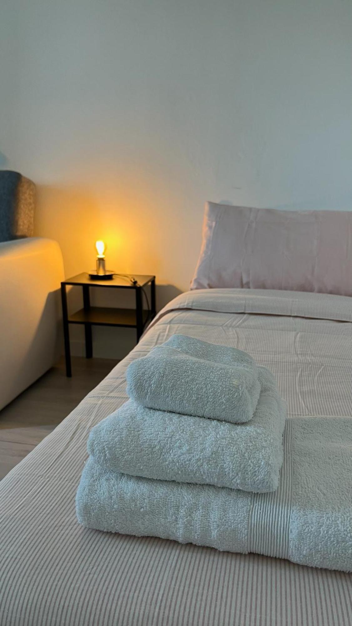 Rafael Milano - 10 Min From Linate Airport, Centrale Fs, Ospedale San Raffaele Apartment Exterior photo